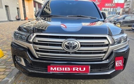Toyota Land Cruiser 200, 2016 год, 3 900 000 рублей, 6 фотография