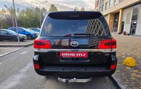 Toyota Land Cruiser 200, 2016 год, 3 900 000 рублей, 9 фотография