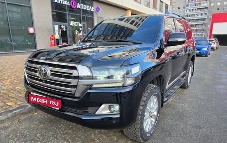 Toyota Land Cruiser 200, 2016 год, 3 900 000 рублей, 2 фотография