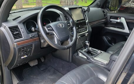 Toyota Land Cruiser 200, 2016 год, 3 900 000 рублей, 27 фотография
