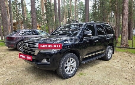 Toyota Land Cruiser 200, 2016 год, 3 900 000 рублей, 31 фотография
