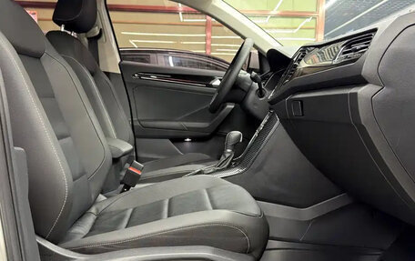 Volkswagen T-Roc I, 2023 год, 1 430 000 рублей, 7 фотография