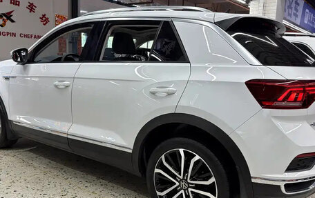 Volkswagen T-Roc I, 2023 год, 1 430 000 рублей, 4 фотография