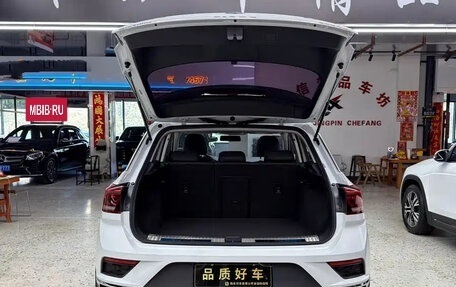 Volkswagen T-Roc I, 2023 год, 1 430 000 рублей, 29 фотография