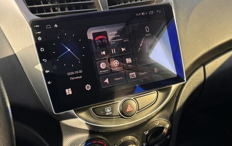 Hyundai Solaris II рестайлинг, 2016 год, 1 000 000 рублей, 13 фотография