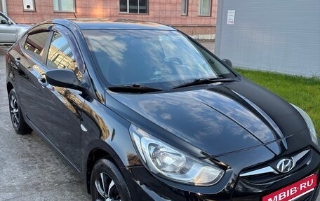 Hyundai Solaris II рестайлинг, 2011 год, 718 000 рублей, 2 фотография