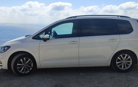 Volkswagen Touran III, 2018 год, 1 640 000 рублей, 3 фотография