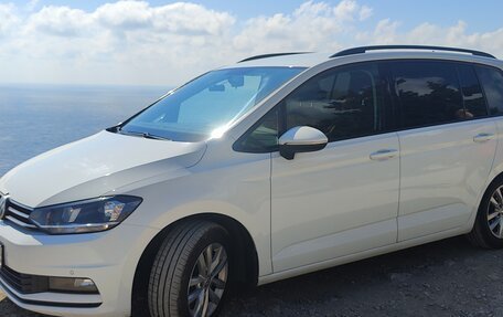 Volkswagen Touran III, 2018 год, 1 640 000 рублей, 4 фотография