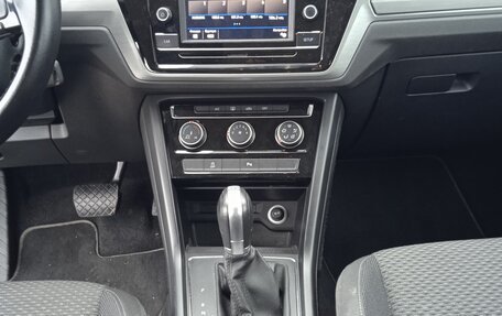 Volkswagen Touran III, 2018 год, 1 640 000 рублей, 13 фотография