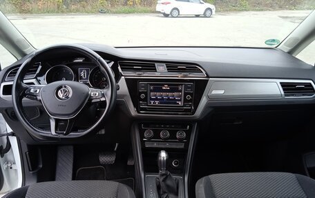 Volkswagen Touran III, 2018 год, 1 640 000 рублей, 16 фотография