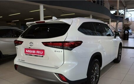 Toyota Highlander, 2026 год, 6 000 000 рублей, 6 фотография