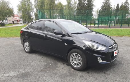 Hyundai Solaris II рестайлинг, 2011 год, 490 000 рублей, 1 фотография