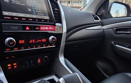 Mitsubishi Pajero Sport III рестайлинг, 2021 год, 4 850 000 рублей, 5 фотография