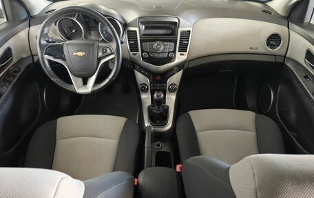 Chevrolet Cruze II, 2012 год, 570 000 рублей, 9 фотография