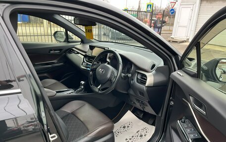 Toyota C-HR I рестайлинг, 2018 год, 1 899 999 рублей, 14 фотография