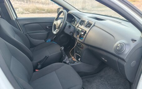 Renault Logan II, 2018 год, 450 000 рублей, 6 фотография