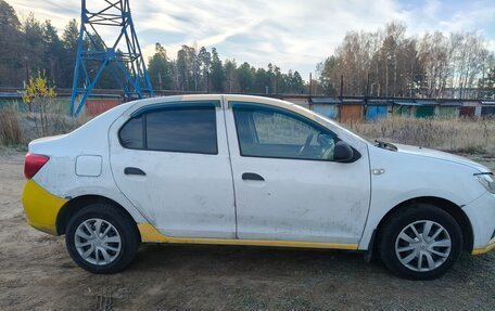 Renault Logan II, 2018 год, 450 000 рублей, 5 фотография