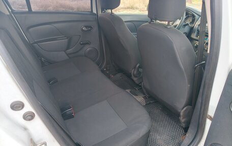 Renault Logan II, 2018 год, 450 000 рублей, 7 фотография