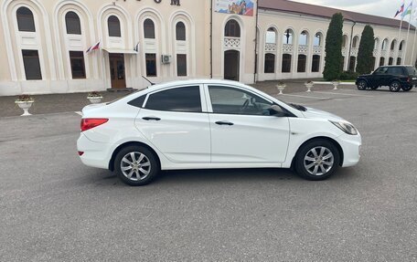 Hyundai Solaris II рестайлинг, 2013 год, 750 000 рублей, 8 фотография
