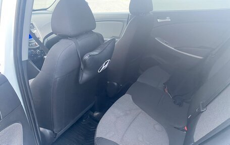 Hyundai Solaris II рестайлинг, 2013 год, 750 000 рублей, 7 фотография