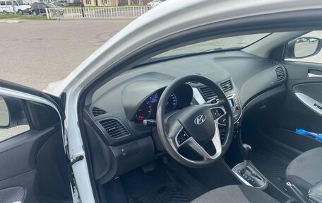 Hyundai Solaris II рестайлинг, 2013 год, 750 000 рублей, 10 фотография