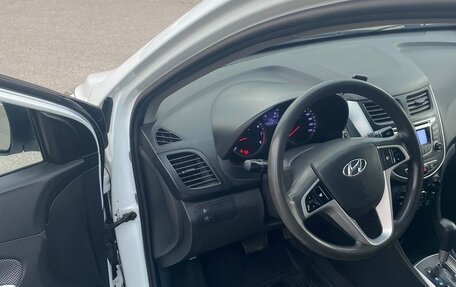 Hyundai Solaris II рестайлинг, 2013 год, 750 000 рублей, 11 фотография