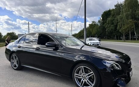 Mercedes-Benz E-Класс, 2017 год, 3 000 000 рублей, 4 фотография