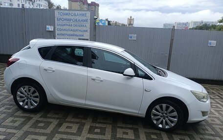 Opel Astra J, 2011 год, 580 000 рублей, 3 фотография