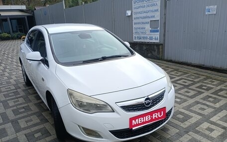 Opel Astra J, 2011 год, 580 000 рублей, 2 фотография