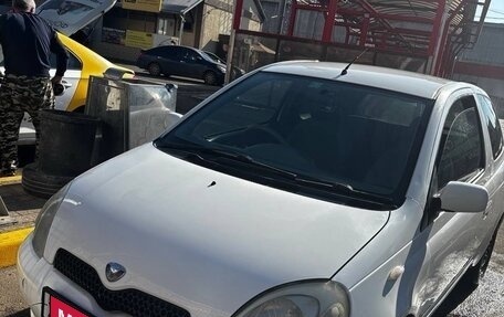 Toyota Vitz, 2000 год, 290 000 рублей, 1 фотография