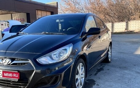 Hyundai Solaris II рестайлинг, 2013 год, 670 000 рублей, 2 фотография