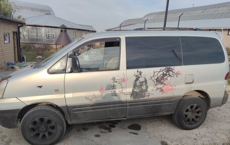 Hyundai Starex I рестайлинг, 2005 год, 800 000 рублей, 2 фотография