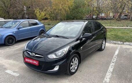 Hyundai Solaris II рестайлинг, 2013 год, 965 000 рублей, 1 фотография