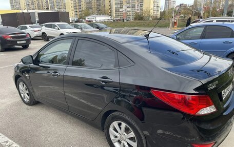 Hyundai Solaris II рестайлинг, 2013 год, 965 000 рублей, 3 фотография