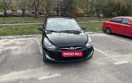 Hyundai Solaris II рестайлинг, 2013 год, 965 000 рублей, 9 фотография