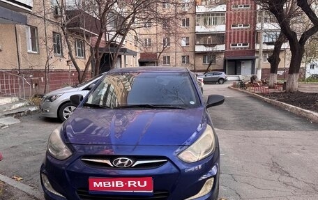Hyundai Solaris II рестайлинг, 2012 год, 720 000 рублей, 1 фотография