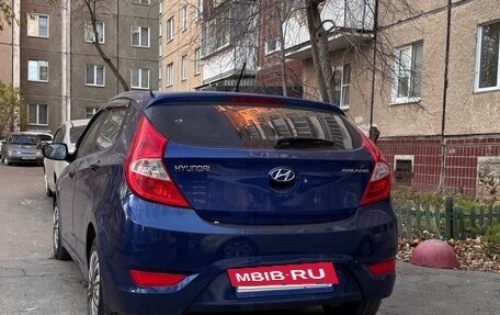 Hyundai Solaris II рестайлинг, 2012 год, 720 000 рублей, 2 фотография