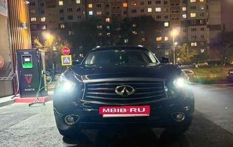 Infiniti FX II, 2011 год, 1 980 000 рублей, 25 фотография