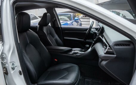 Toyota Camry, 2021 год, 3 220 000 рублей, 8 фотография