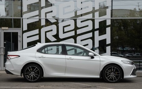 Toyota Camry, 2021 год, 3 220 000 рублей, 5 фотография