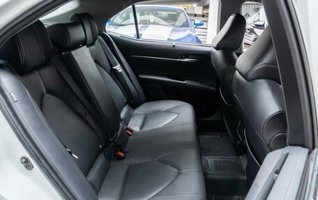 Toyota Camry, 2021 год, 3 220 000 рублей, 7 фотография