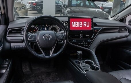 Toyota Camry, 2021 год, 3 220 000 рублей, 6 фотография