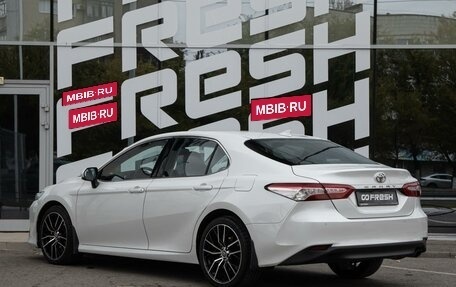Toyota Camry, 2021 год, 3 220 000 рублей, 2 фотография