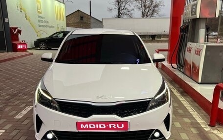 KIA Rio IV, 2022 год, 1 880 000 рублей, 1 фотография