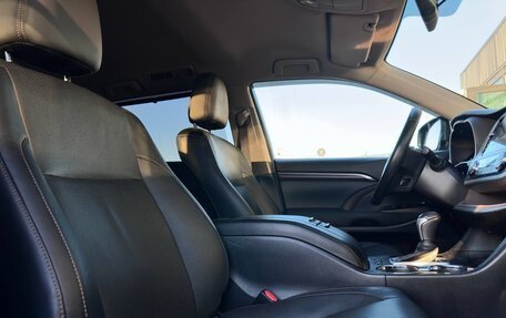 Toyota Highlander III, 2014 год, 2 590 000 рублей, 7 фотография