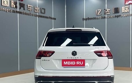 Volkswagen Tiguan II, 2023 год, 2 500 000 рублей, 4 фотография