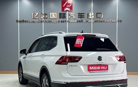 Volkswagen Tiguan II, 2023 год, 2 500 000 рублей, 13 фотография