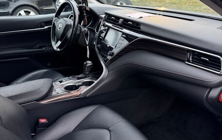 Toyota Camry, 2019 год, 2 650 000 рублей, 6 фотография
