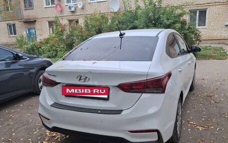 Hyundai Solaris II рестайлинг, 2018 год, 800 000 рублей, 3 фотография