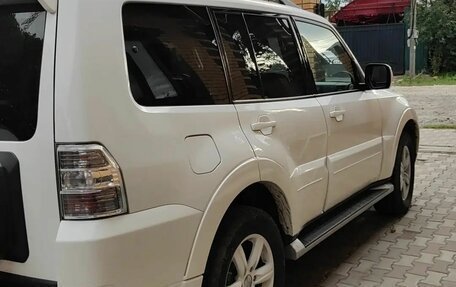 Mitsubishi Pajero IV рестайлинг 2, 2012 год, 2 300 000 рублей, 3 фотография